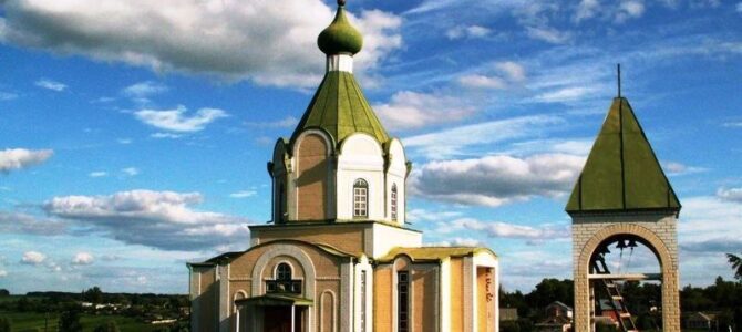 Храм Святых бессребреников Космы и Дамиана (с.Курасовка) Храм Святых бессребреников Космы и Дамиана (с.Курасовка)