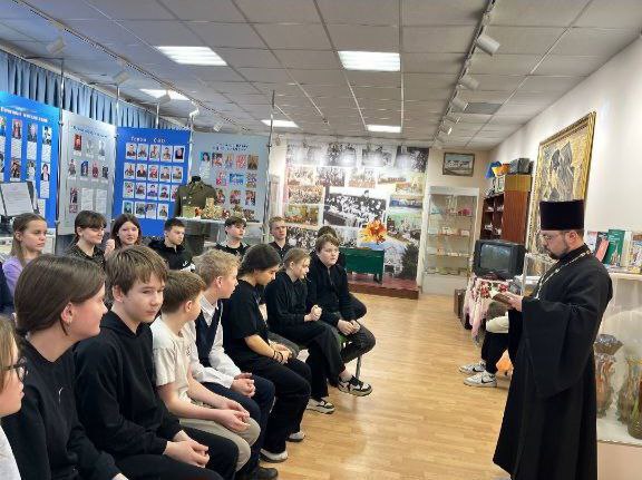 Встреча настоятеля храма с учениками 6-8-х классов Владимирской СОШ. Встреча настоятеля храма с учениками 6-8-х классов Владимирской СОШ.