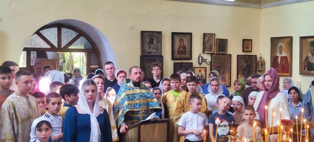 «Молебные пения при начатии учения отроков». «Молебные пения при начатии учения отроков».