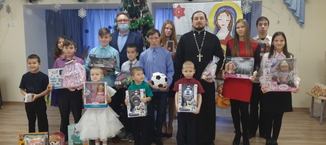Торжественная служба, посвященная Великому Празднику Рождества Христова.