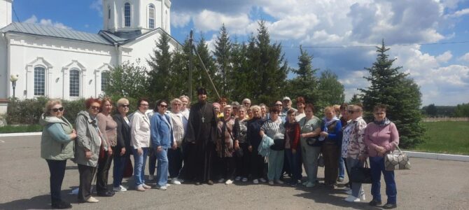 Посещение жителями Яковлевского района Покровского храма и дом — музея.
