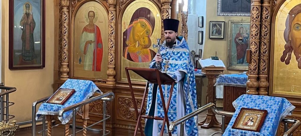 Торжественные Богослужения.