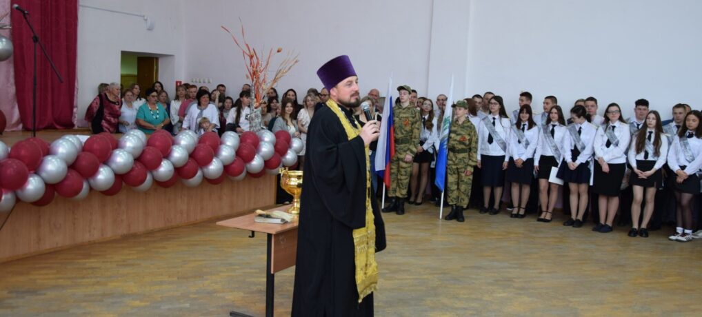В школах Ивнянского округа прозвучал последний звонок.