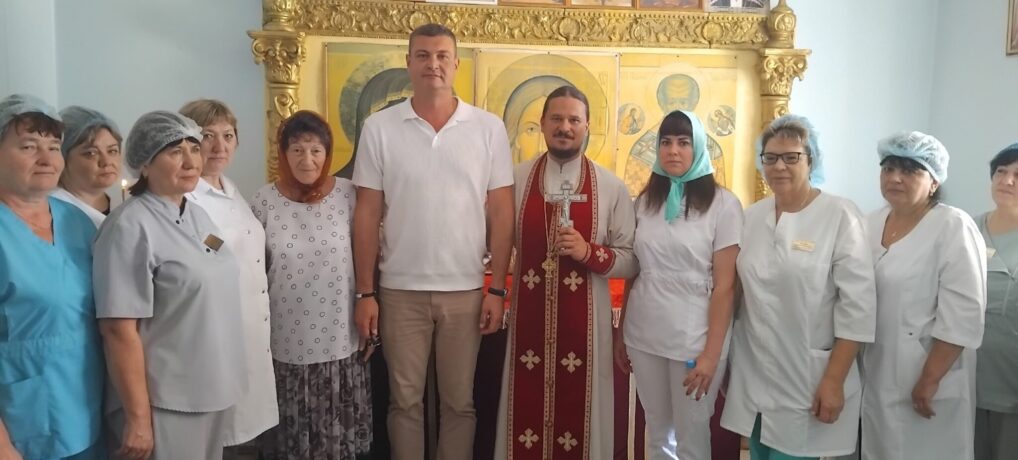 Водосвятный молебен с чтением акафиста великомученику Пантелеимону.